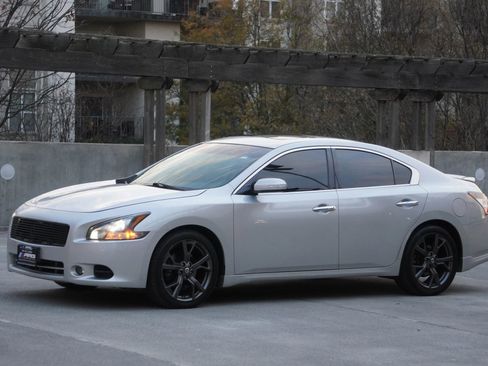 Used 2014 Nissan Maxima 3.5 SV w/ Sport Package image 11