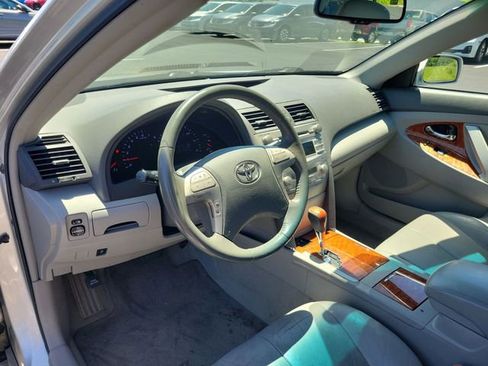 Used 2011 Toyota Camry XLE w/ XLE Extra-Value Pkg #2 FWD image 19