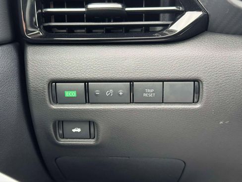 Certified 2025 Nissan Sentra SR w/ SR Premium Package image 20