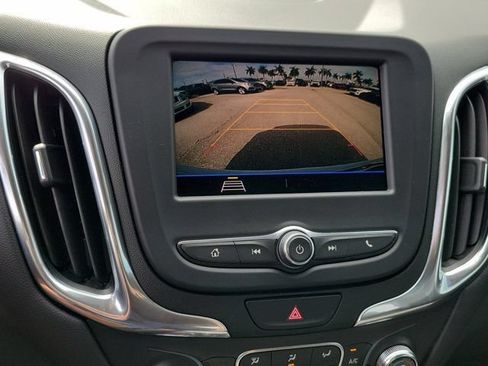 Used 2021 Chevrolet Equinox LT AWD/4WD image 32