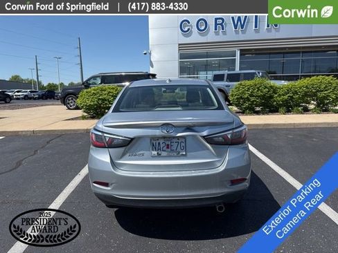 Used 2019 Toyota Yaris LE FWD image 7