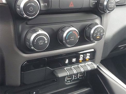 Used 2019 RAM 1500 Big Horn image 26