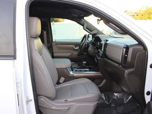 Used 2023 Chevrolet Silverado 1500 LT AWD/4WD image 12