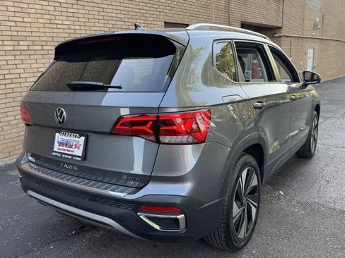 Used 2023 Volkswagen Taos SE AWD/4WD image 18