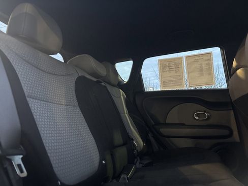 Used 2014 Kia Soul + FWD image 14