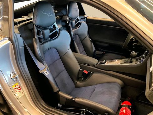 Used 2025 Porsche 718 Cayman GT4 RS RWD image 9