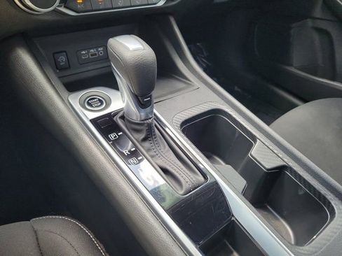 Used 2024 Nissan Sentra SV FWD image 30