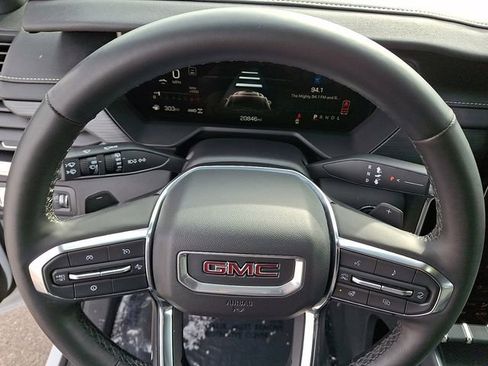Used 2025 GMC Acadia Elevation image 24