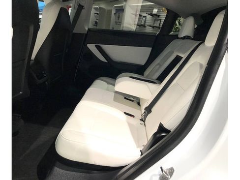 Used 2021 Tesla Model Y Long Range image 20