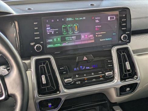 Used 2022 Kia Sorento SX Prestige w/ Panoramic Sunroof Package image 12