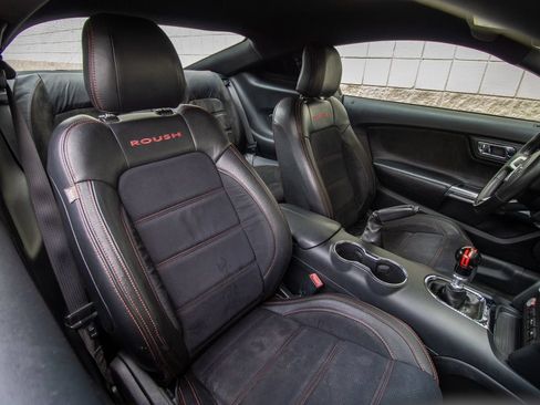 Used 2015 Ford Mustang GT RWD image 18