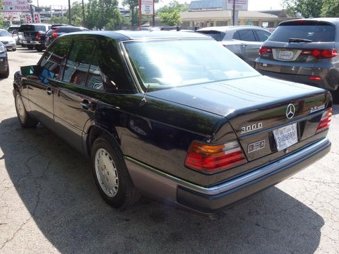 Used 1993 Mercedes-Benz 300 D image 5