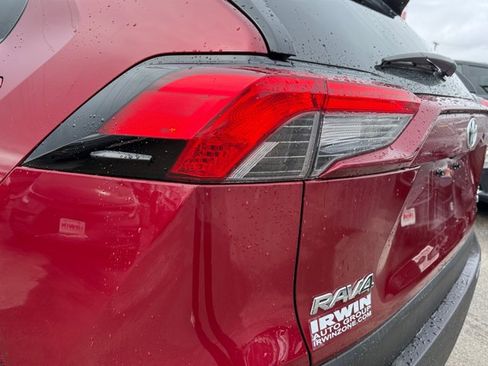 Used 2019 Toyota RAV4 XLE w/ Convenience Package image 17