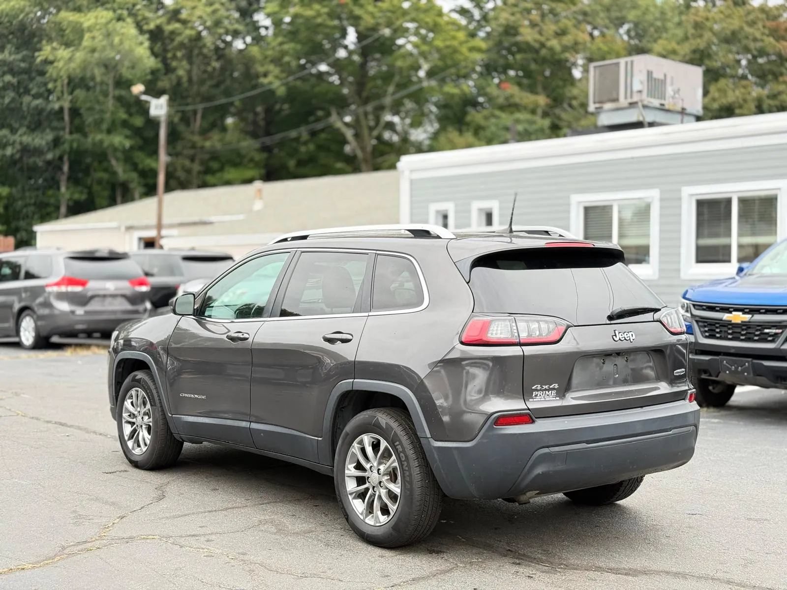 Used 2019 Jeep Cherokee Latitude Plus AWD/4WD image 6