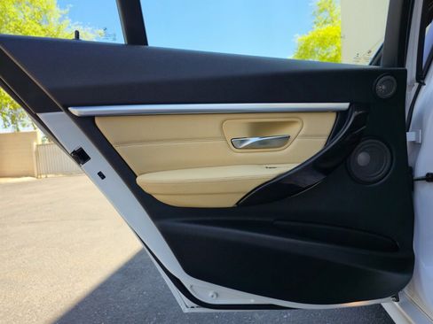 Used 2017 BMW 330e image 28