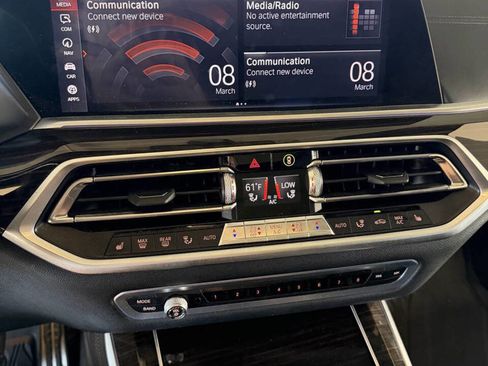 Used 2019 BMW X5 xDrive50i w/ M Sport Package image 10