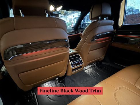 Used 2018 BMW 750i xDrive image 35