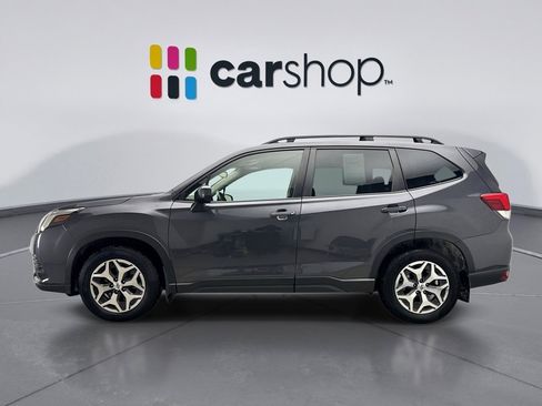 Used 2022 Subaru Forester Premium image 2