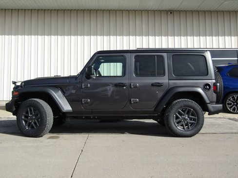 New 2026 Jeep Wrangler Unlimited Sport w/ Convenience Group image 11