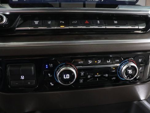 Used 2025 GMC Sierra 2500 SLT w/ SLT Convenience Package image 10