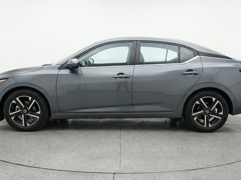 Used 2025 Nissan Sentra SV image 5
