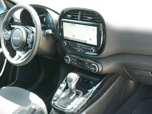 Used 2025 Kia Soul S FWD image 26