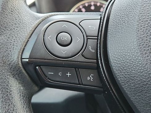Used 2021 Toyota RAV4 XLE w/ Convenience Package FWD image 25