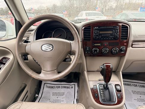 Used 2004 Suzuki XL7 LX Sport Utility 4D image 10