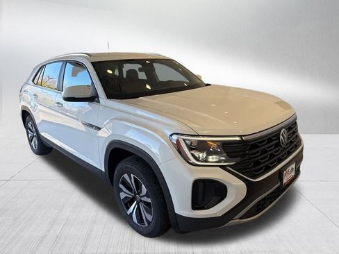 New 2026 Volkswagen Atlas Cross Sport SE image 7