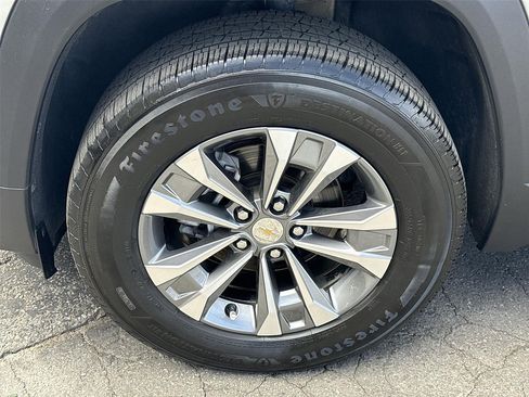 Used 2025 Chevrolet Equinox LT FWD image 30