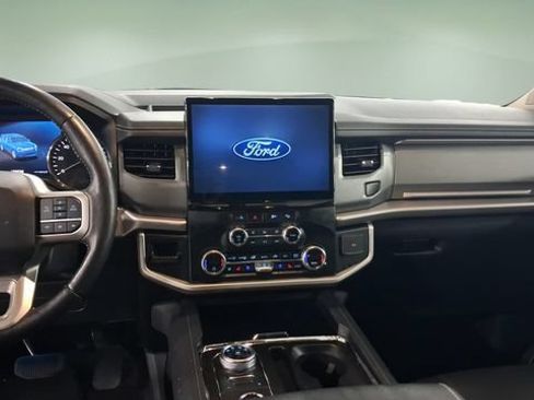 Used 2024 Ford Expedition XLT AWD/4WD image 9