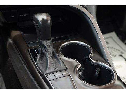 Used 2024 Toyota Camry SE w/ Convenience Package FWD image 17