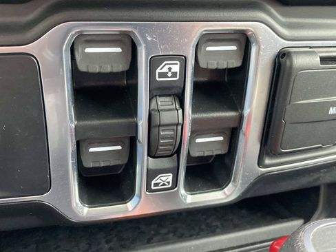 Used 2022 Jeep Gladiator Overland AWD/4WD image 33