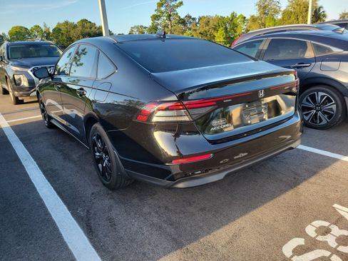 Used 2025 Honda Accord SE image 8