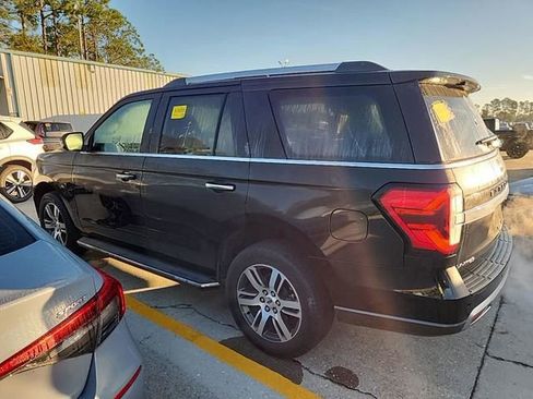 Used 2022 Ford Expedition Limited image 15