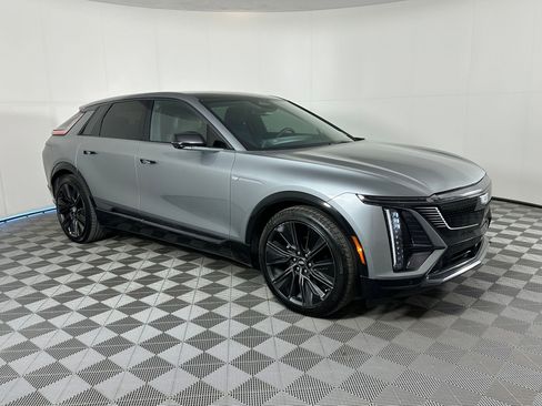 Used 2024 Cadillac Lyriq Sport image 6