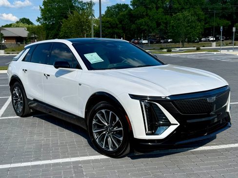 Used 2024 Cadillac Lyriq Sport RWD image 1