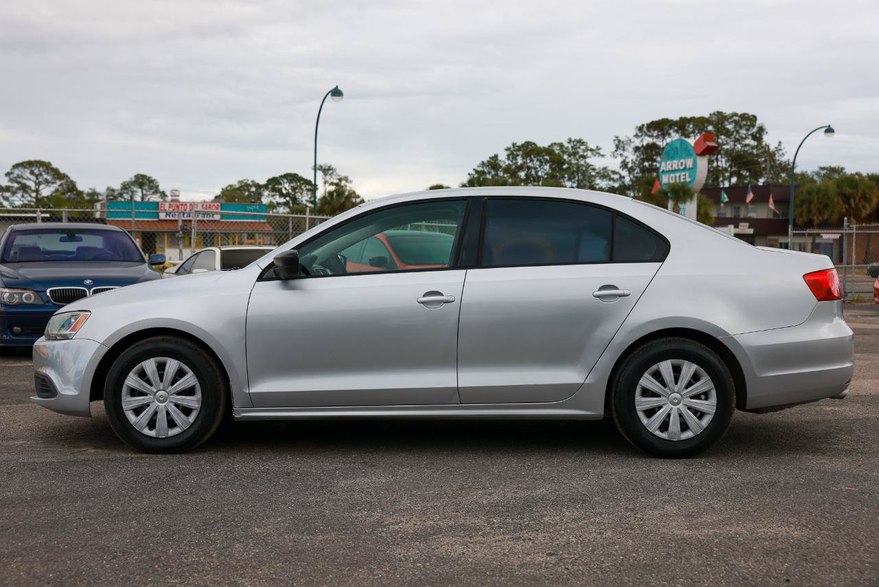 Used 2012 Volkswagen Jetta S FWD image 3