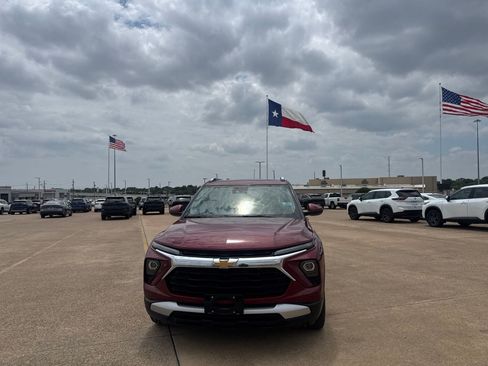 Used 2025 Chevrolet TrailBlazer LT w/ Driver Confidence Package FWD image 5