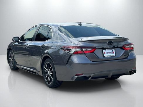 Used 2021 Toyota Camry SE FWD image 7