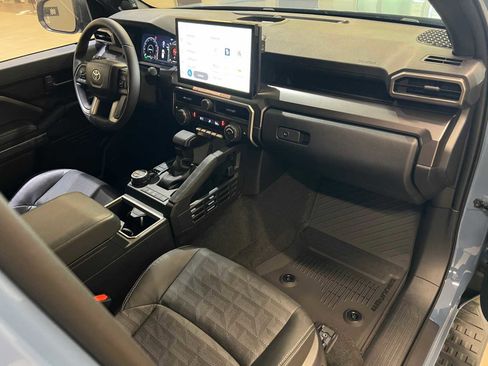 Certified 2025 Toyota 4Runner TRD Off-Road Premium image 14