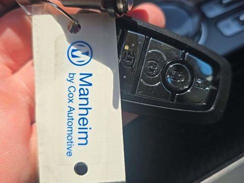 Used 2025 Lincoln Nautilus Reserve image 20