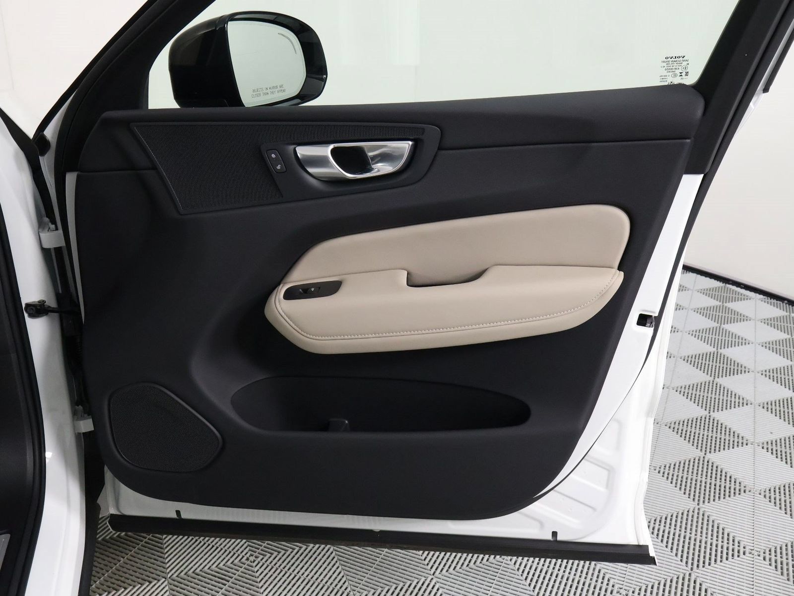Certified 2026 Volvo XC60 B5 Plus w/ Protection Package Premier AWD/4WD image 21