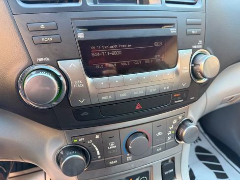 Used 2011 Toyota Highlander SE image 15