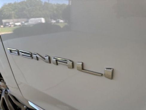 Used 2021 GMC Yukon Denali w/ Denali Ultimate Package AWD/4WD image 43