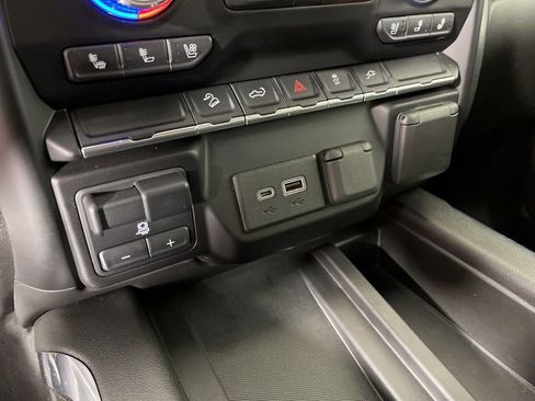 Used 2022 GMC Sierra 1500 AT4 w/ AT4 Preferred Package image 31