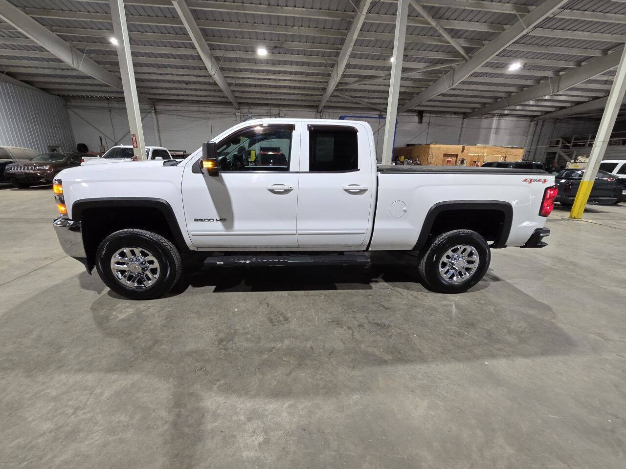 Used 2015 Chevrolet Silverado 2500 LT w/ LT Convenience Package AWD/4WD image 5