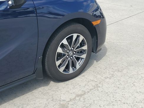 Used 2024 Honda Odyssey EX-L image 7