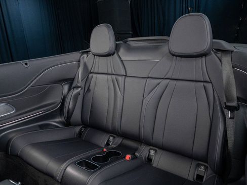 Used 2025 Mercedes-Benz CLE 300 4MATIC Cabriolet image 29