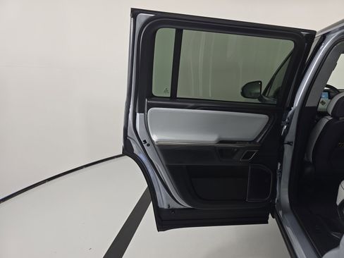 Used 2023 Rivian R1S Adventure image 17